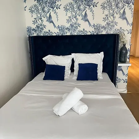 Contemporary & Cozy By Canal Saint-martin Paris